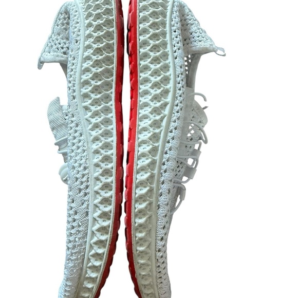 White mesh slip-on sneakers with red grippy soles and toggle laces. Size 39 EU - Picture 4 of 6